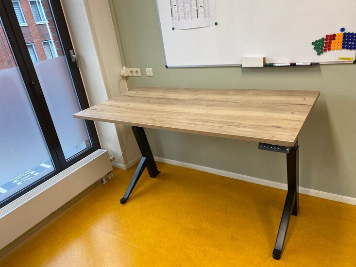 Elektrisch Zit-Sta Bureau - Y-Desk