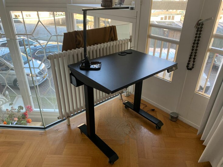 Klein Elektrisch zit-sta bureau - StudyDesk - Actief meubilair Worktrainer.nl