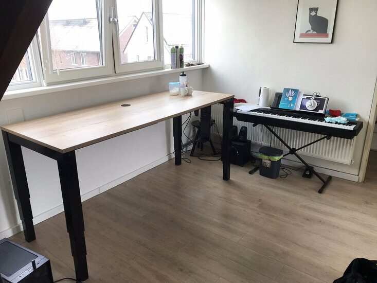 Elektrisch 4 Poot Zit-Sta Tafel - HonMove - Meest stabiele zit-sta bureau - Worktrainer.nl