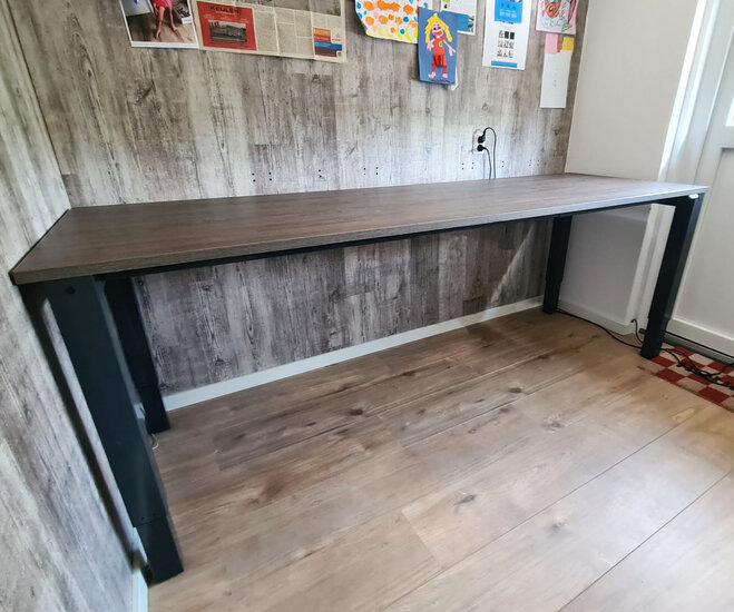 Elektrisch 4 Poot Zit-Sta Tafel - HonMove - Meest stabiele zit-sta bureau - Worktrainer.nl